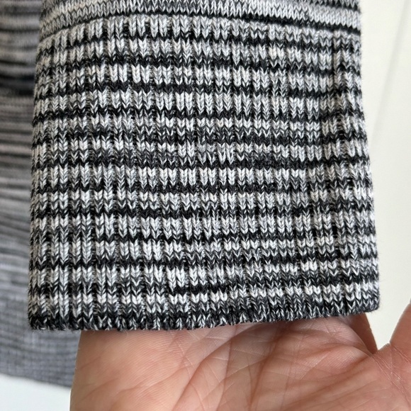 Eight Eight Eight tunic length pullover size M - Picture 10 of 10